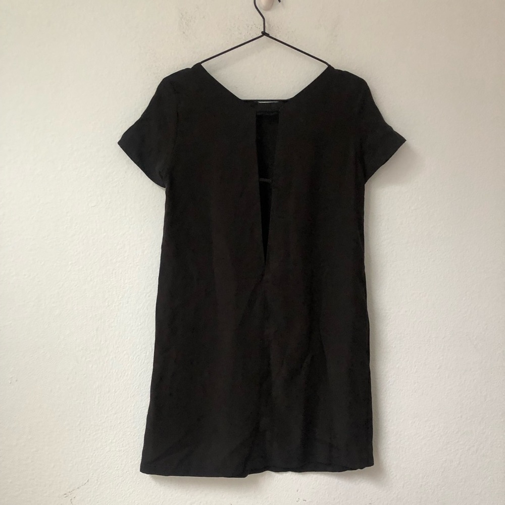 Lulus • Black Short Sleeve Mini Shift Dress - Picture 4 of 8